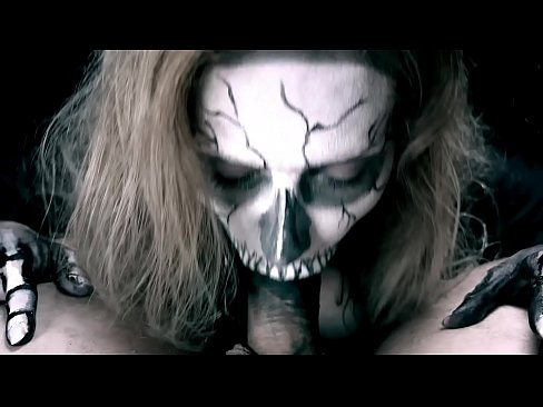 ❤️ Demon djevojka siše kurac svojim crnim ustima i guta spermu. ❌ Porno u pornografiji hr.befuck-net.ru ❌